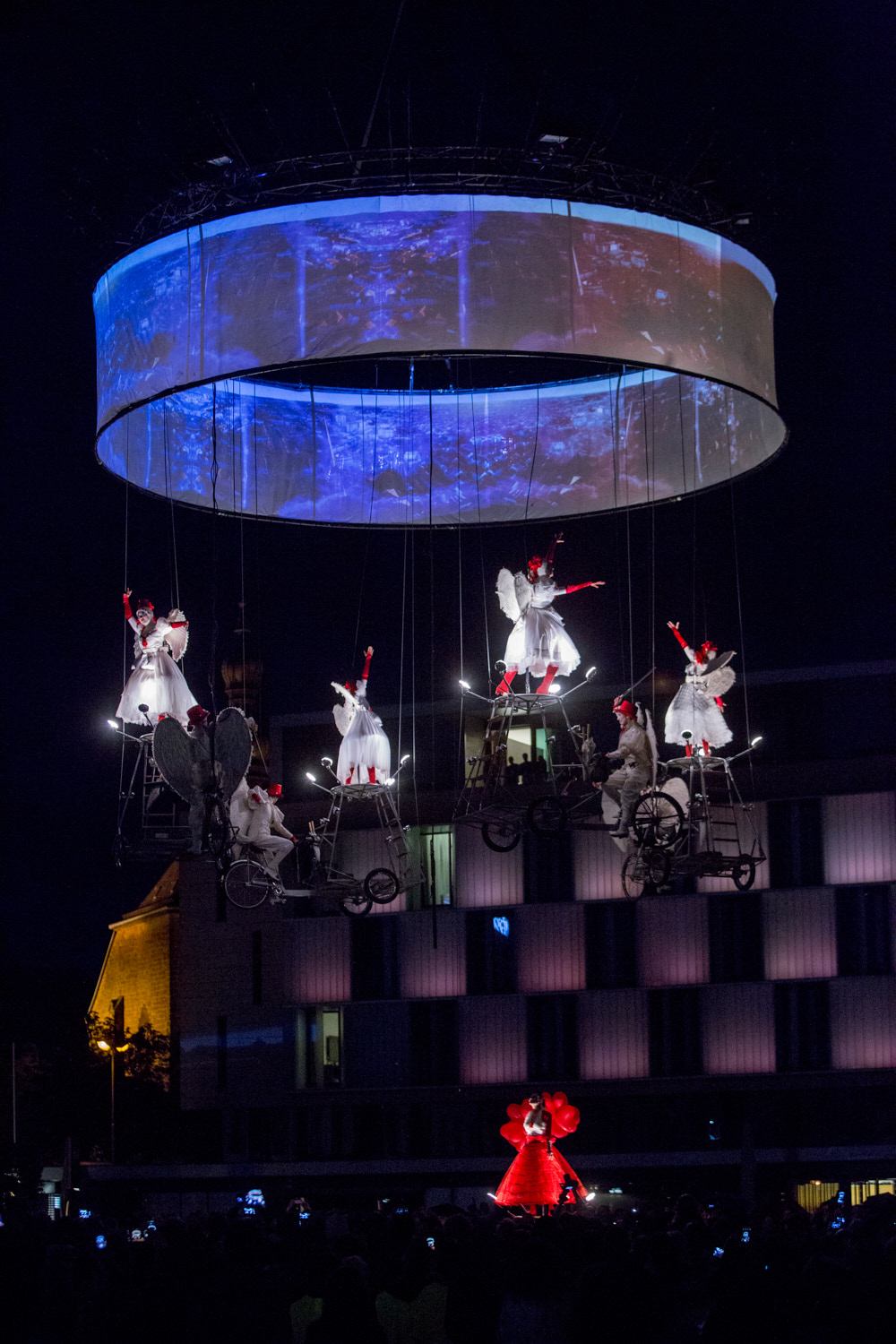 Theater Tol (Belgien): Pedaleando Hacia el Cielo